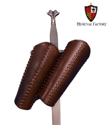 BRAZALETES DE CUERO CON CORDONES